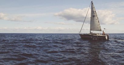 CNXUTKY06W_sailboat_datasstewardship_BP